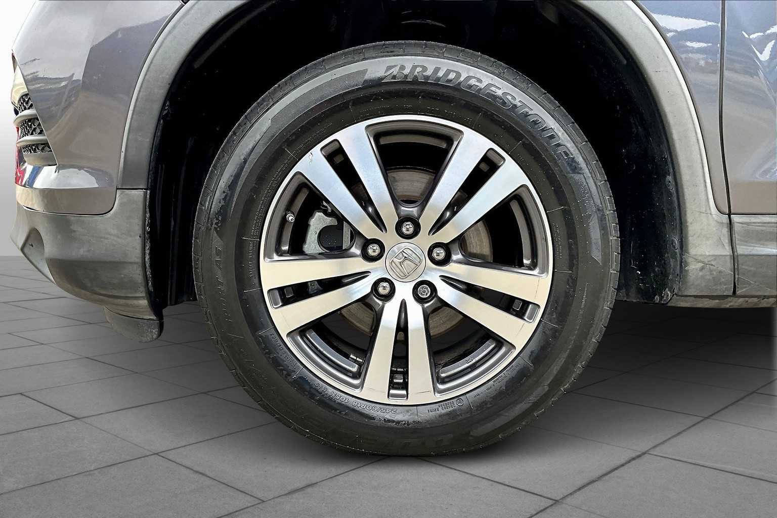 2017 Honda Pilot EX photo 10