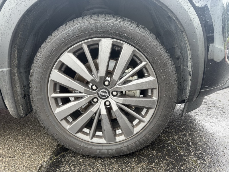 2024 Nissan Pathfinder SL photo 4