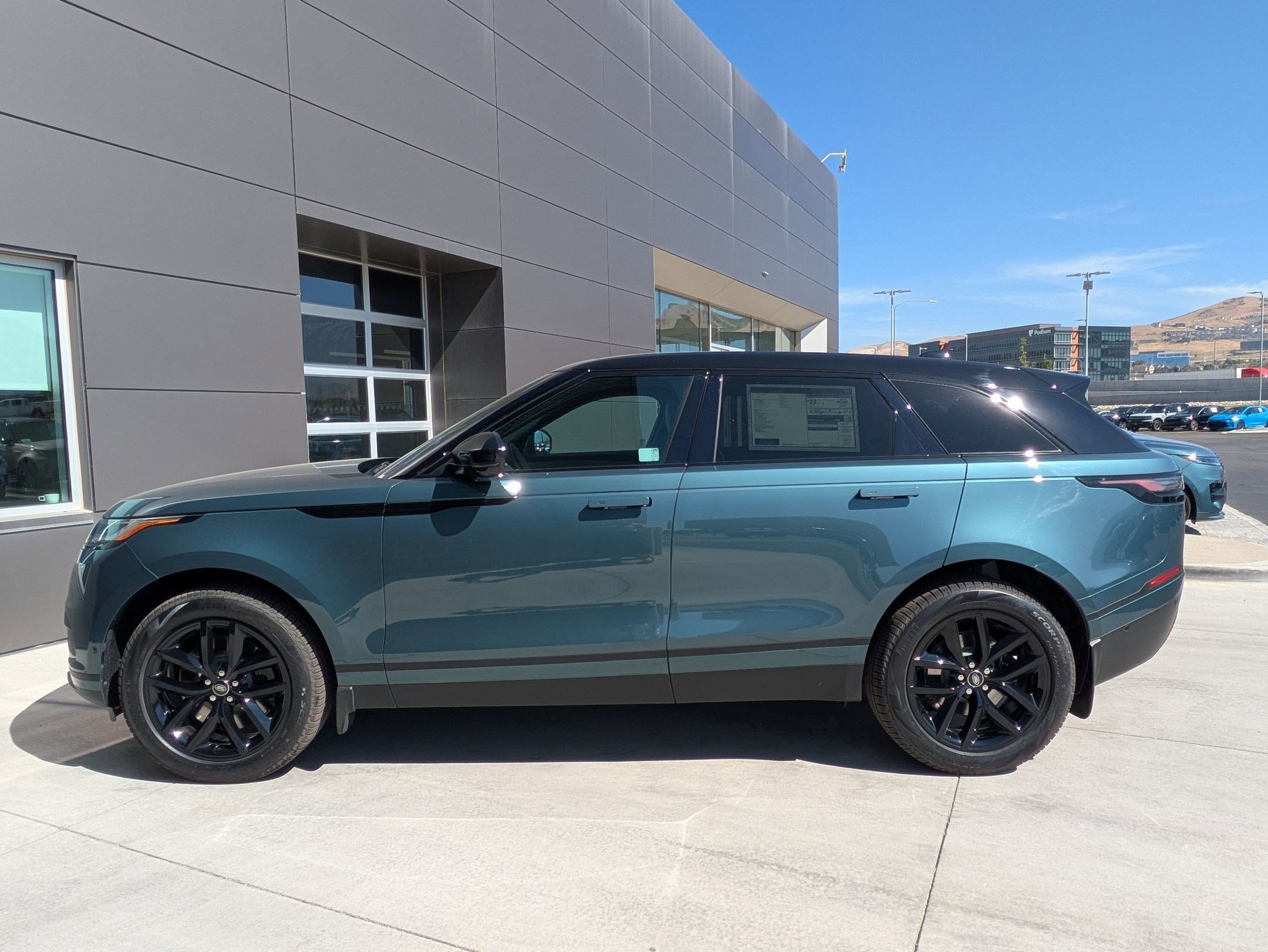 2026 Land Rover Range Rover Velar S photo 9