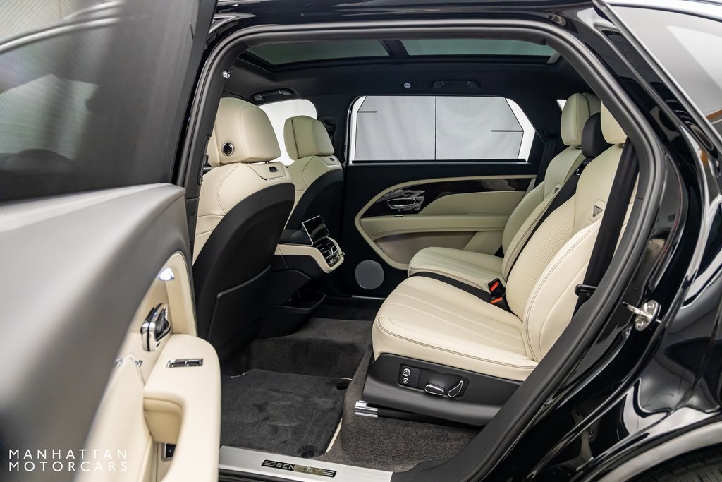 2024 Bentley Bentayga EWB photo 20