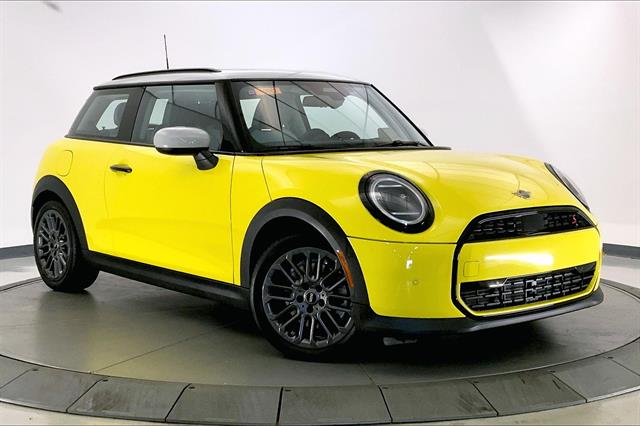2025 MINI Hardtop 2 Door S's photo