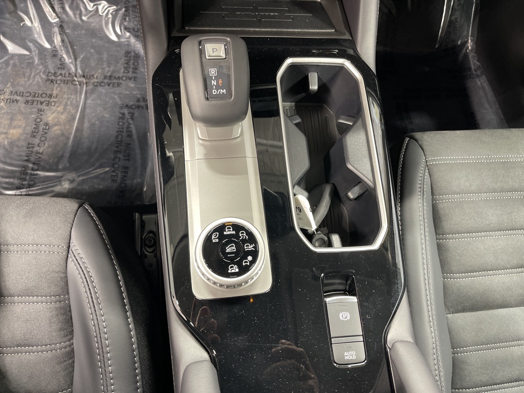 2025 Mitsubishi Outlander SE photo 12