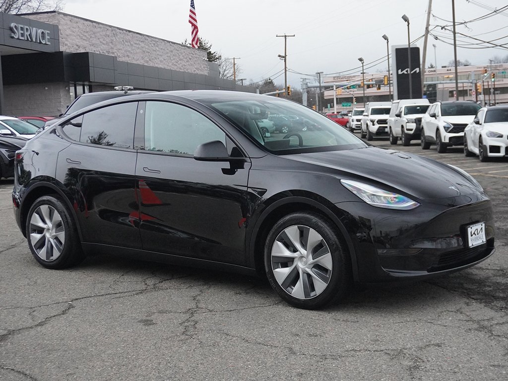 Used 2021 Tesla Model Y Long Range with VIN 5YJYGDEEXMF070364 for sale in Riverdale, NJ