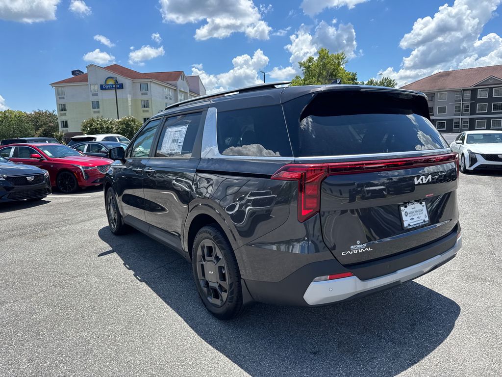 2025 Kia Carnival EX photo 4