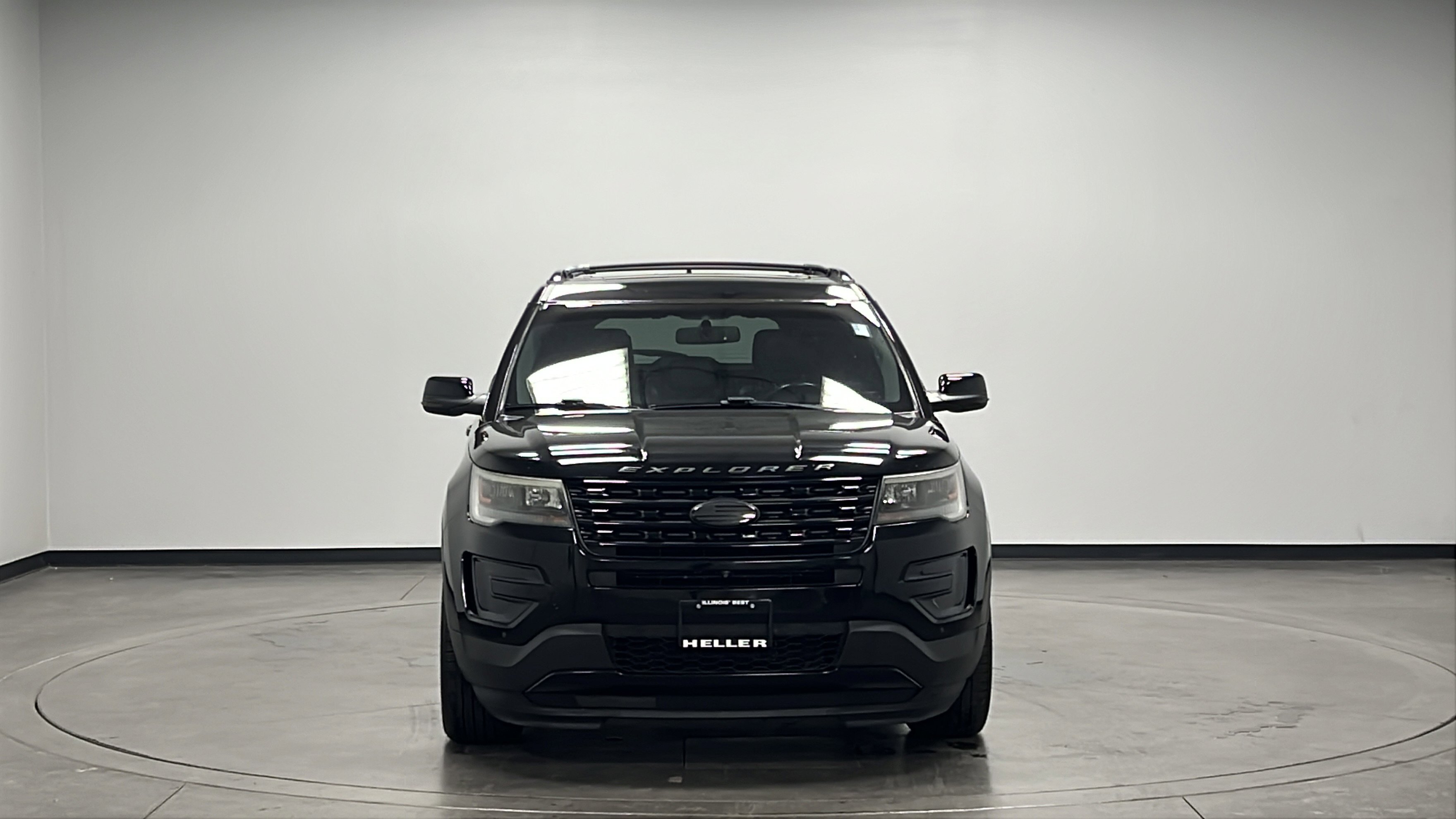2017 Ford Explorer Sport photo 2
