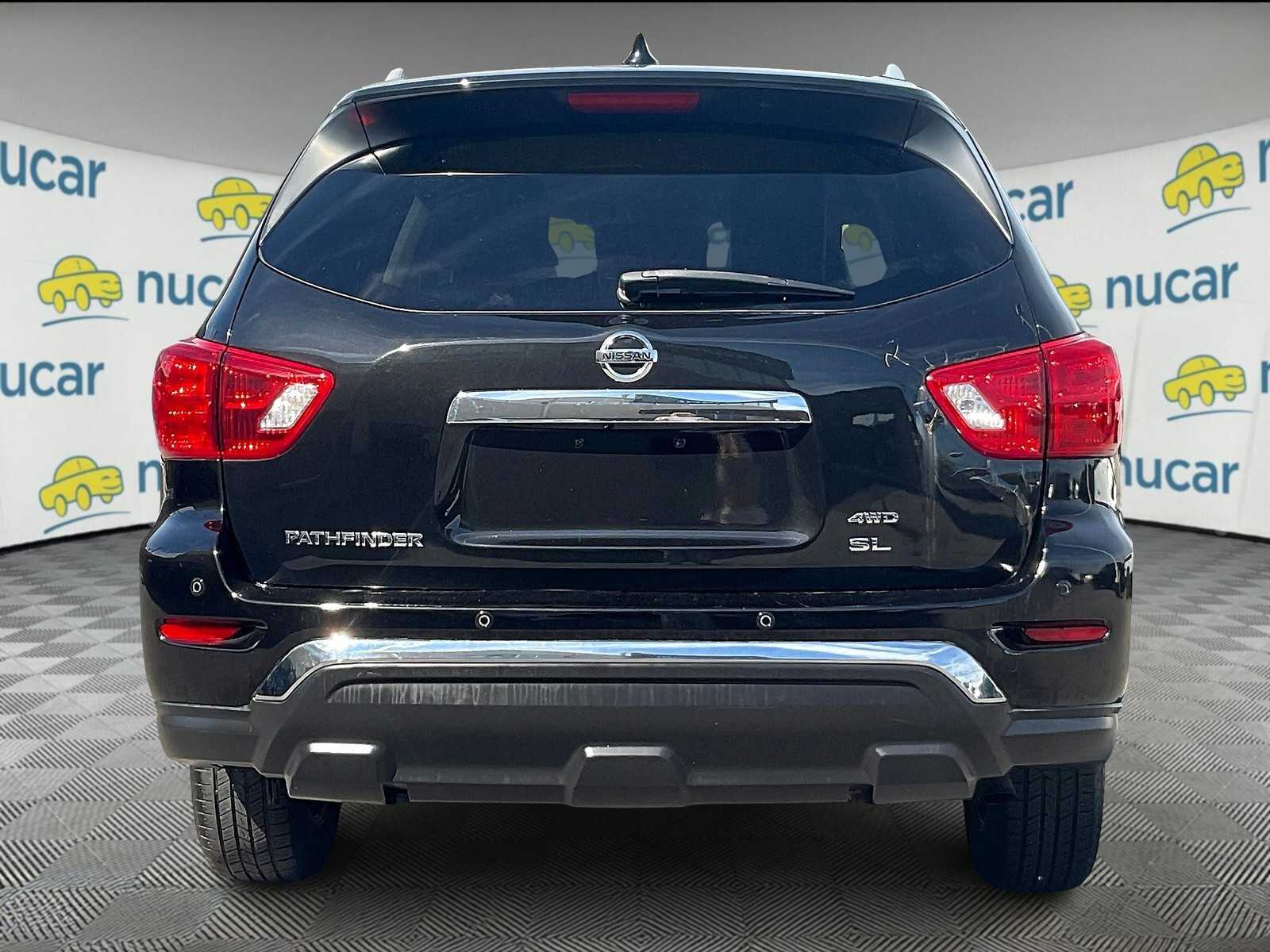 2019 Nissan Pathfinder SL photo 5
