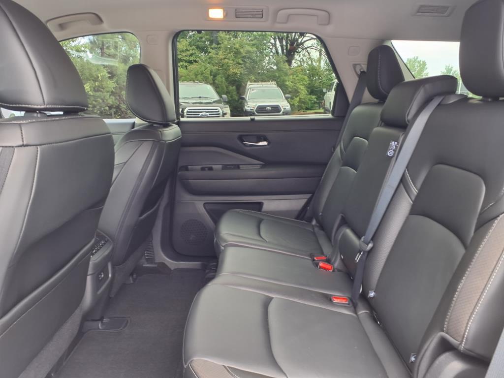 2023 Nissan Pathfinder SL photo 26