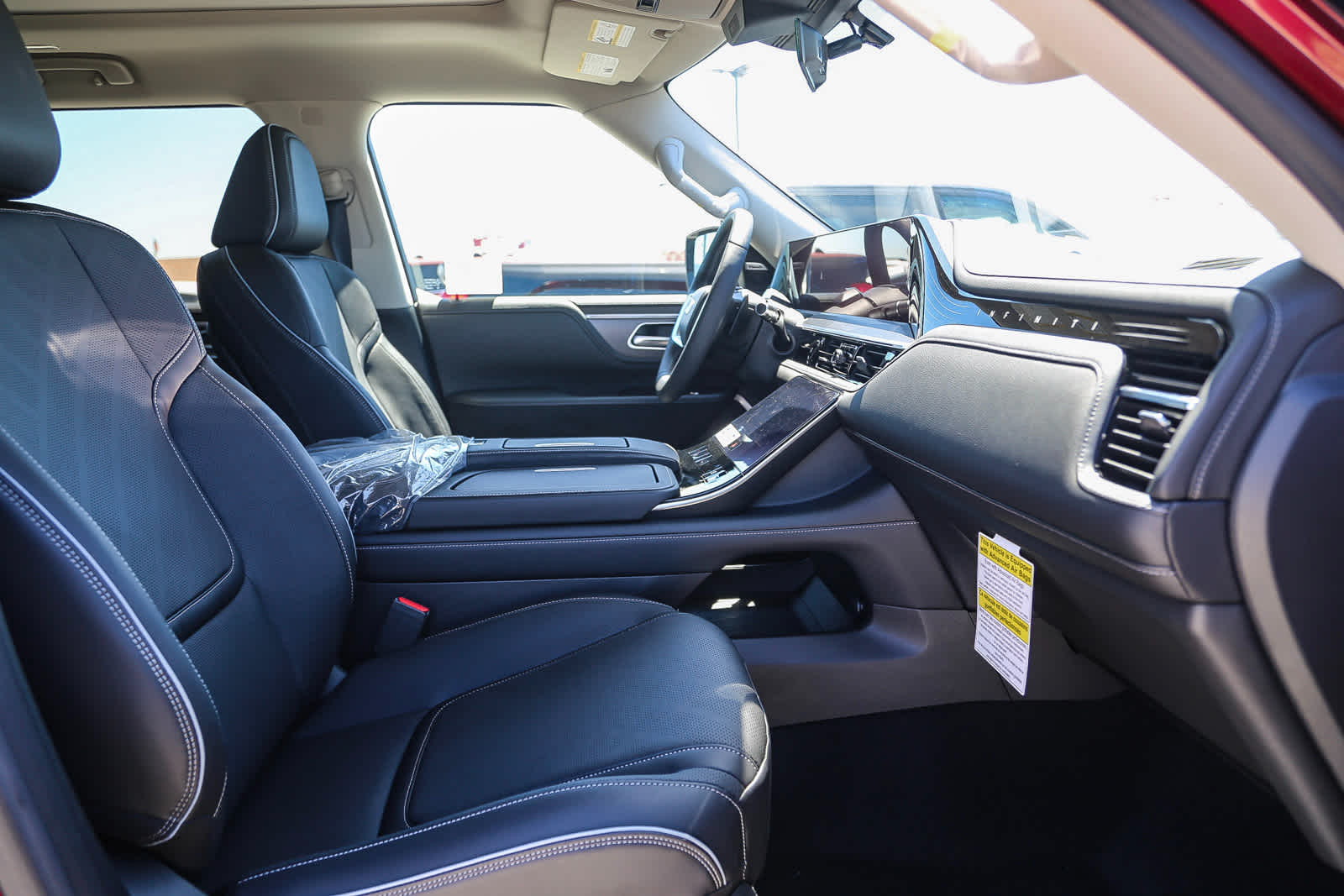 2025 Infiniti QX80 Luxe photo 18