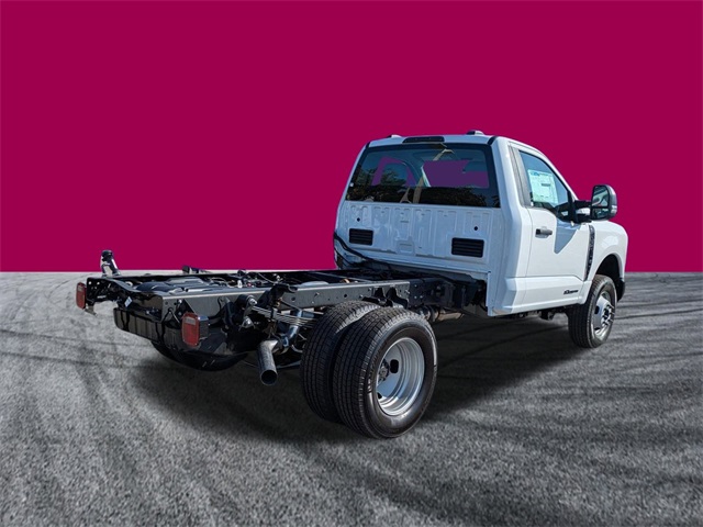 2025 Ford F-350 XL photo 4