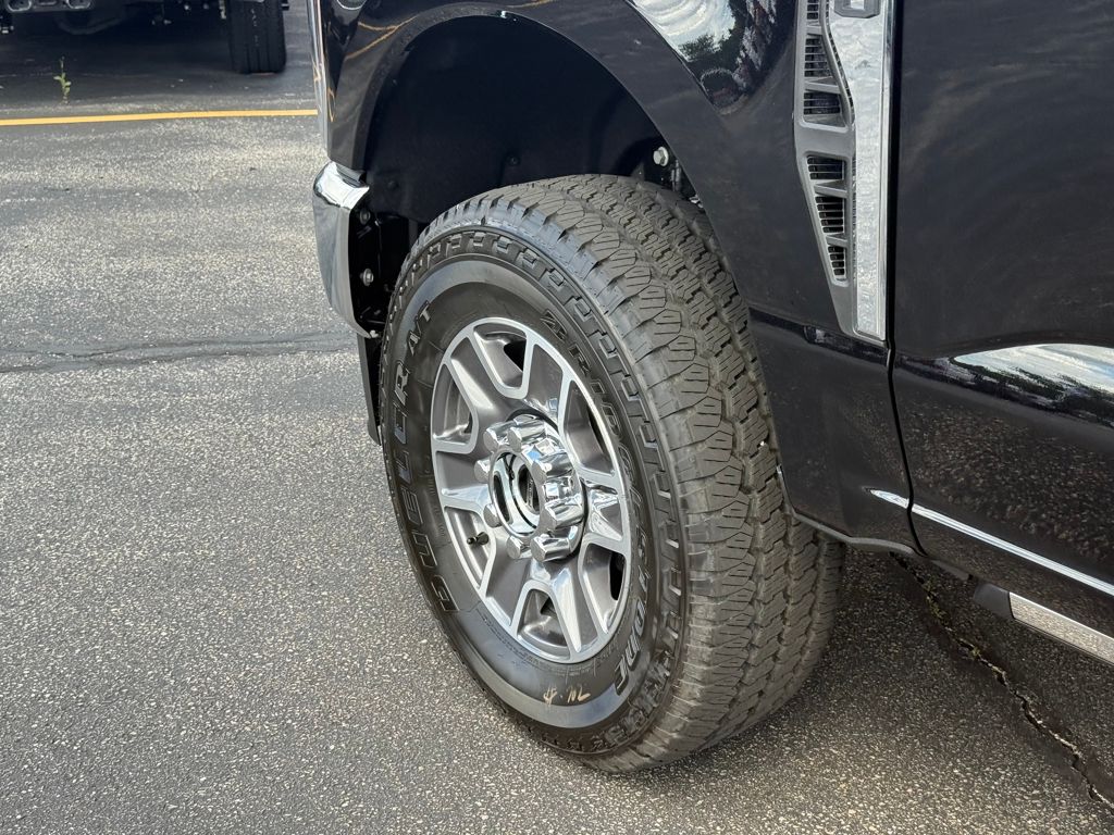 2026 Ford F-350 Lariat photo 12