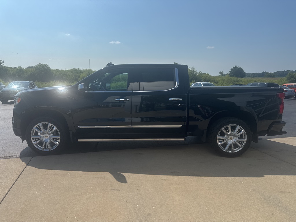 2024 Chevrolet Silverado 1500 High Country photo 4