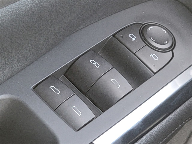 2025 Chevrolet Traverse photo 30
