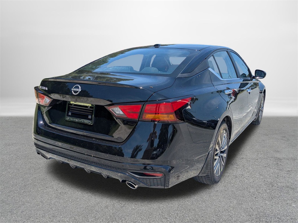 2025 Nissan Altima 2.5 SV photo 3