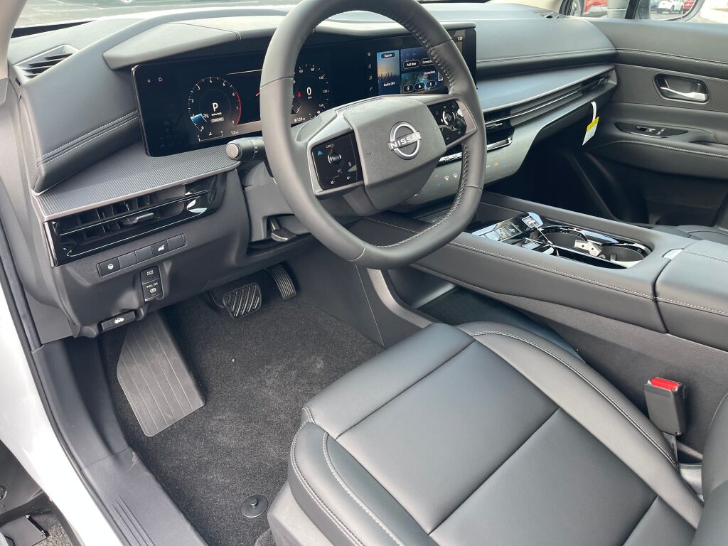 2025 Nissan Murano SV photo 2