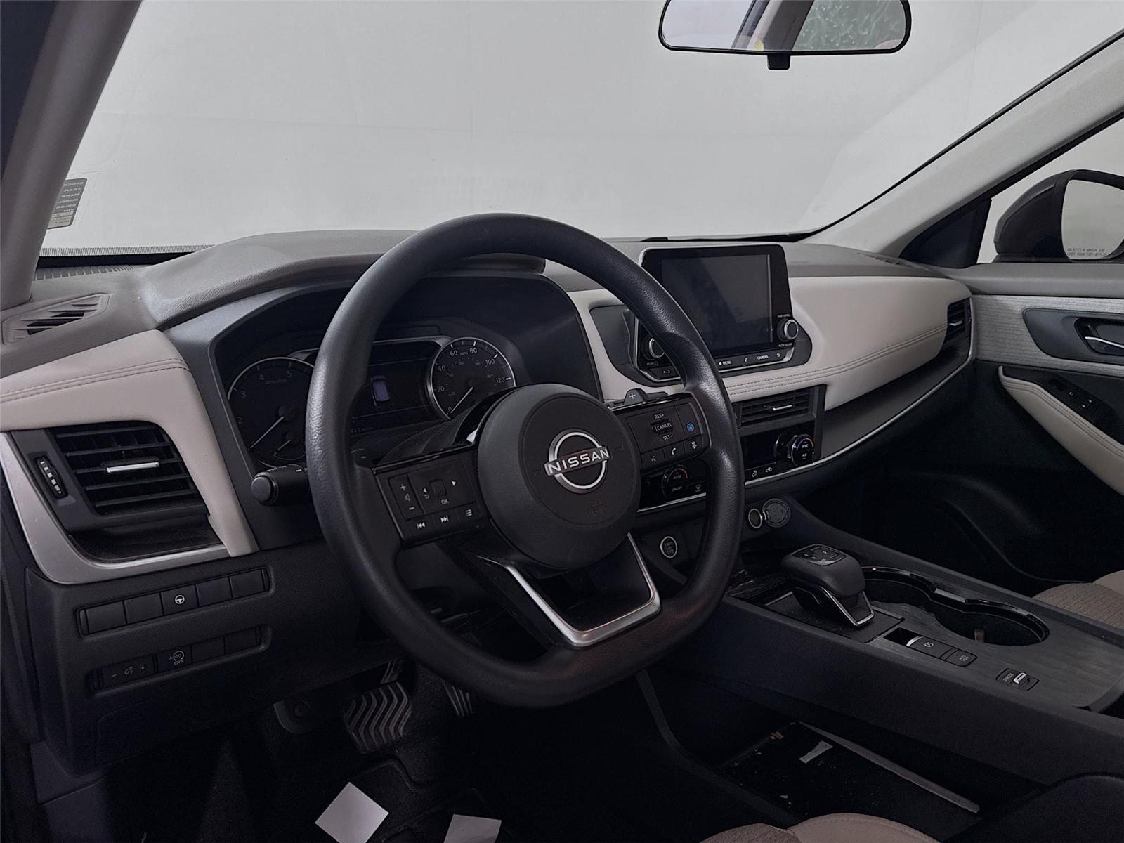 2023 Nissan Rogue SV photo 10