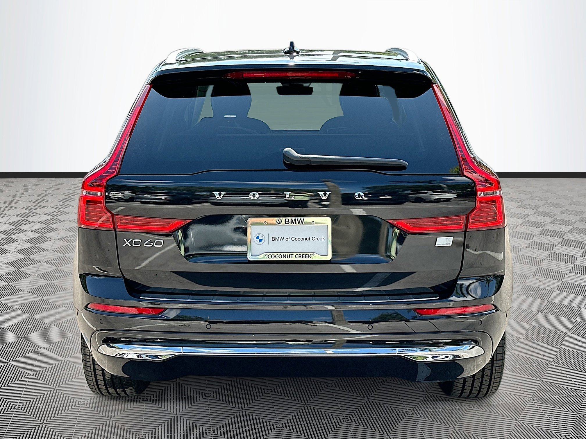 2022 Volvo XC60 Recharge Hybrid Inscription Expression photo 4
