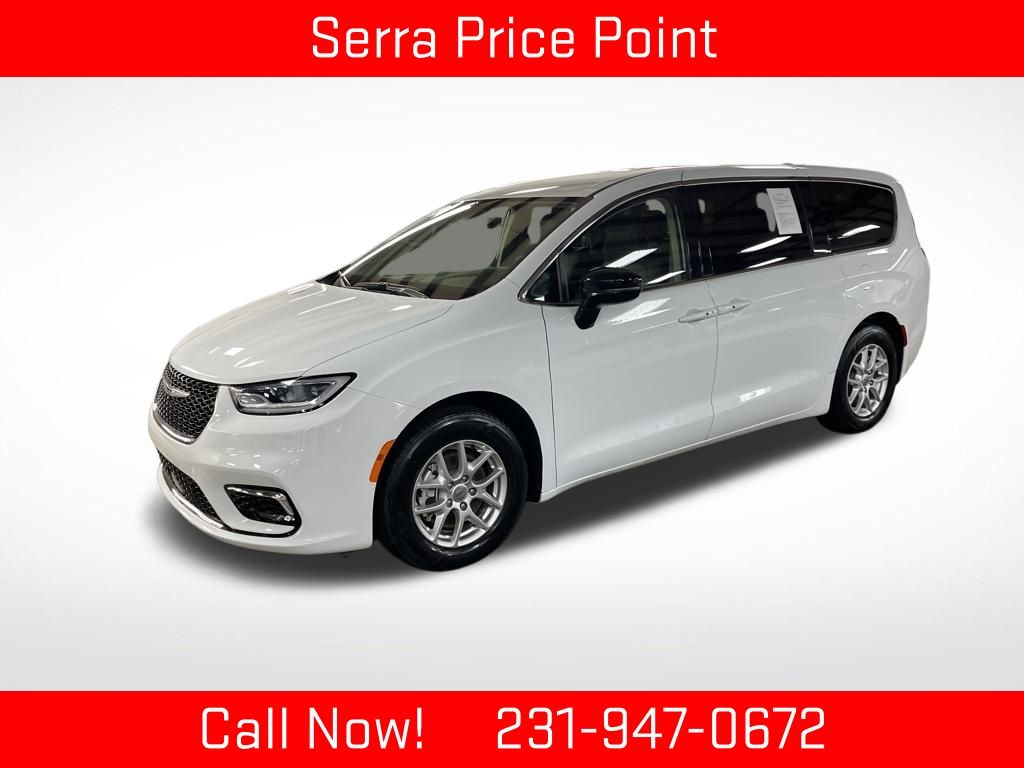 2024 Chrysler Pacifica Touring L's photo