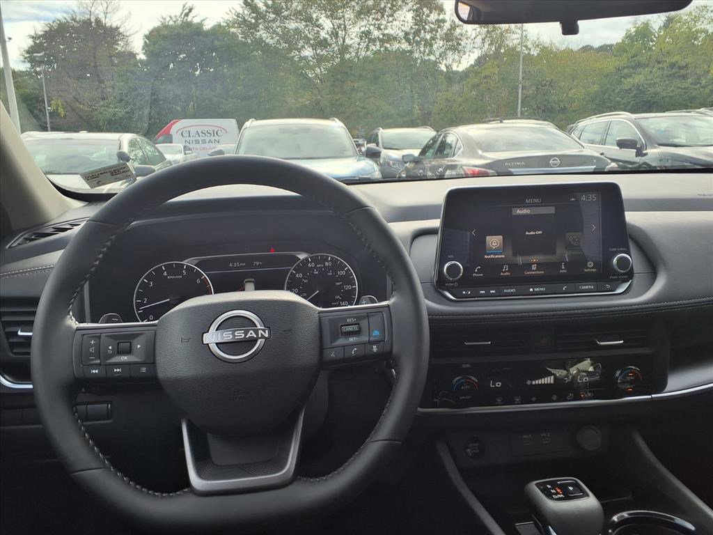2026 Nissan Rogue SV photo 7