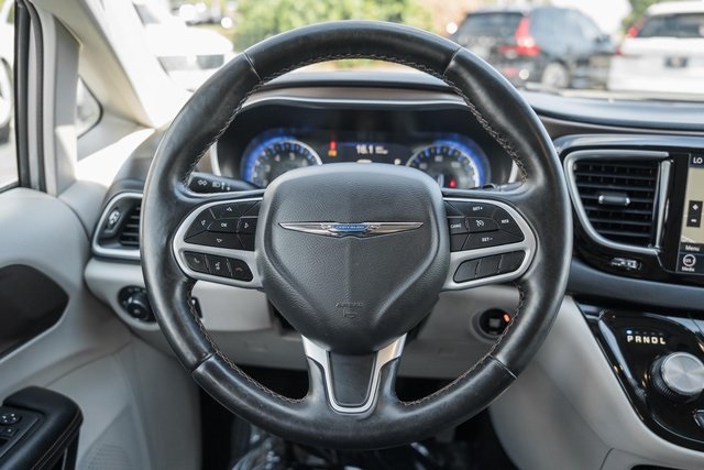 2018 Chrysler Pacifica Touring Plus photo 25