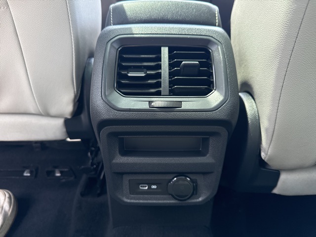 2021 Volkswagen Tiguan SEL photo 13
