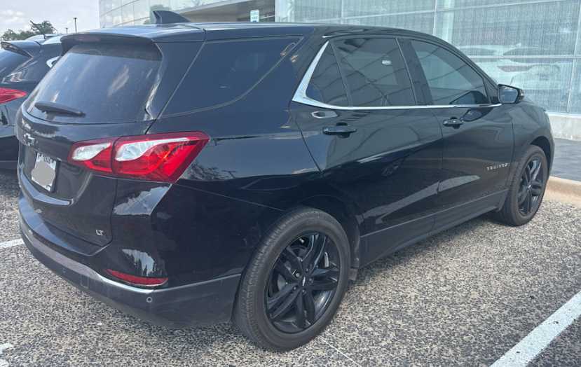 2020 Chevrolet Equinox LT photo 3