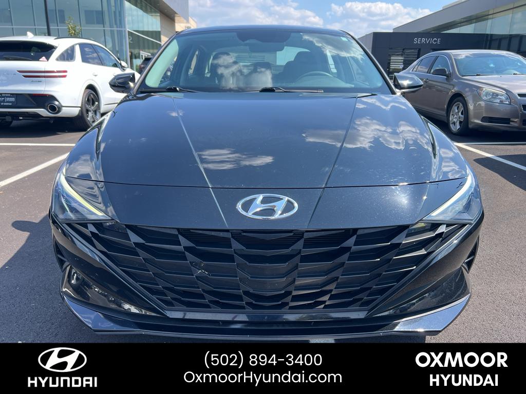 2022 Hyundai Elantra SEL photo 2
