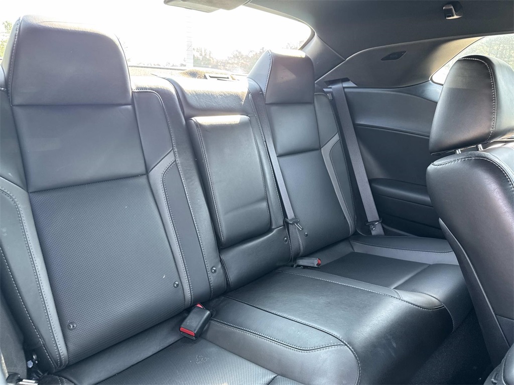 2021 Dodge Challenger SXT photo 8