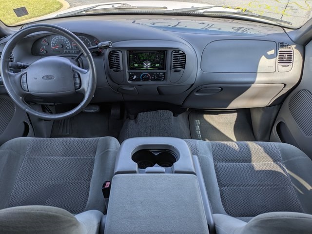 2002 Ford F-150 XLT photo 15
