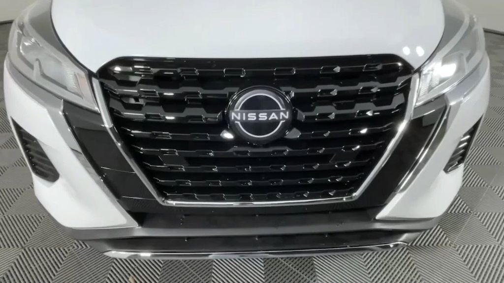 2025 Nissan Kicks Play S photo 10