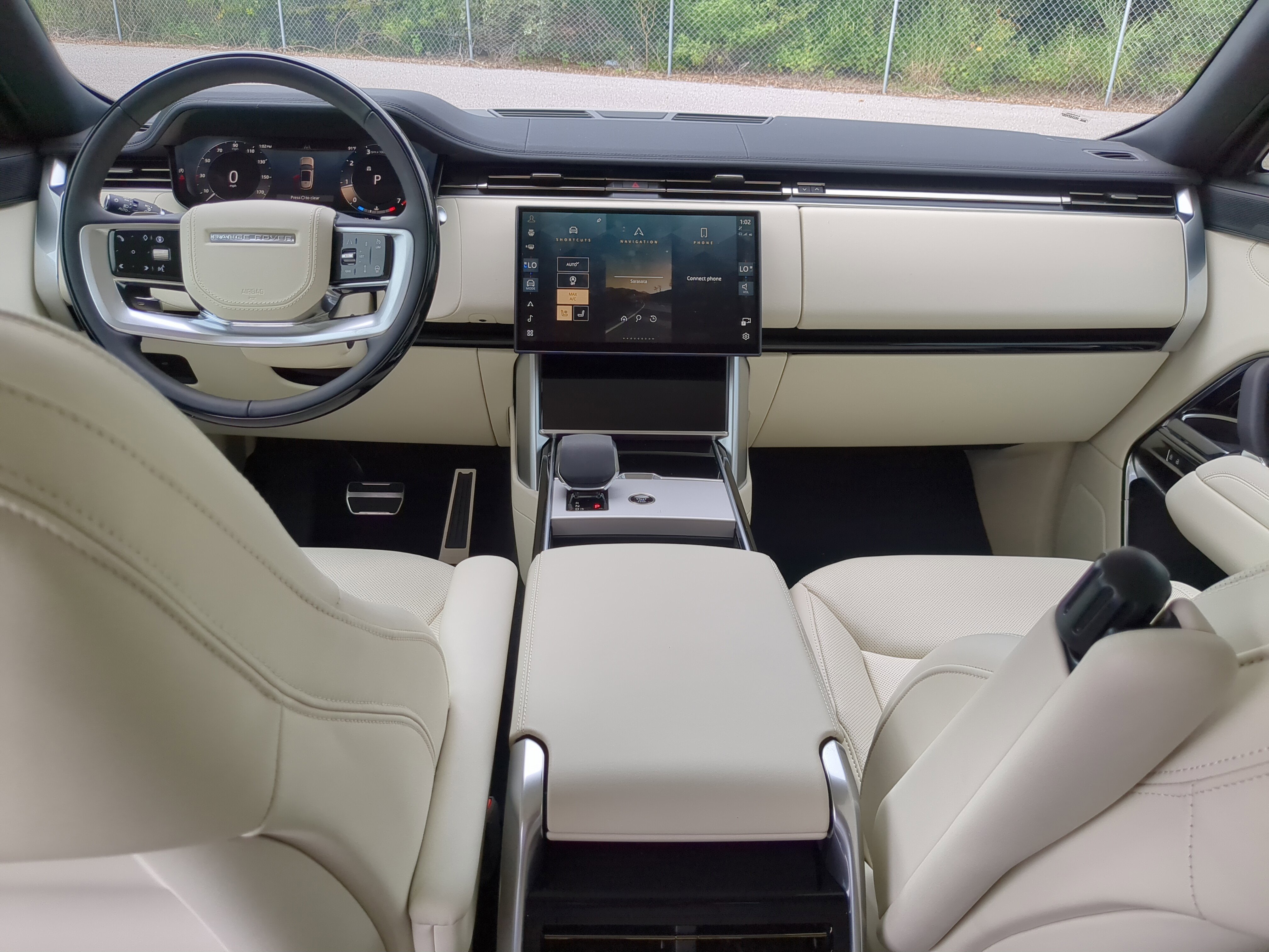 2025 Land Rover Range Rover SE photo 8