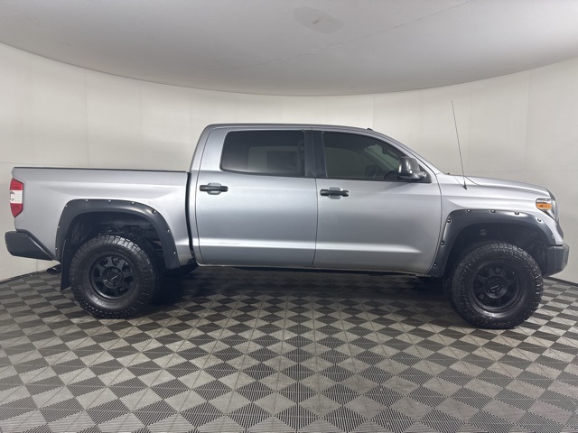 2018 Toyota Tundra SR5 photo 2