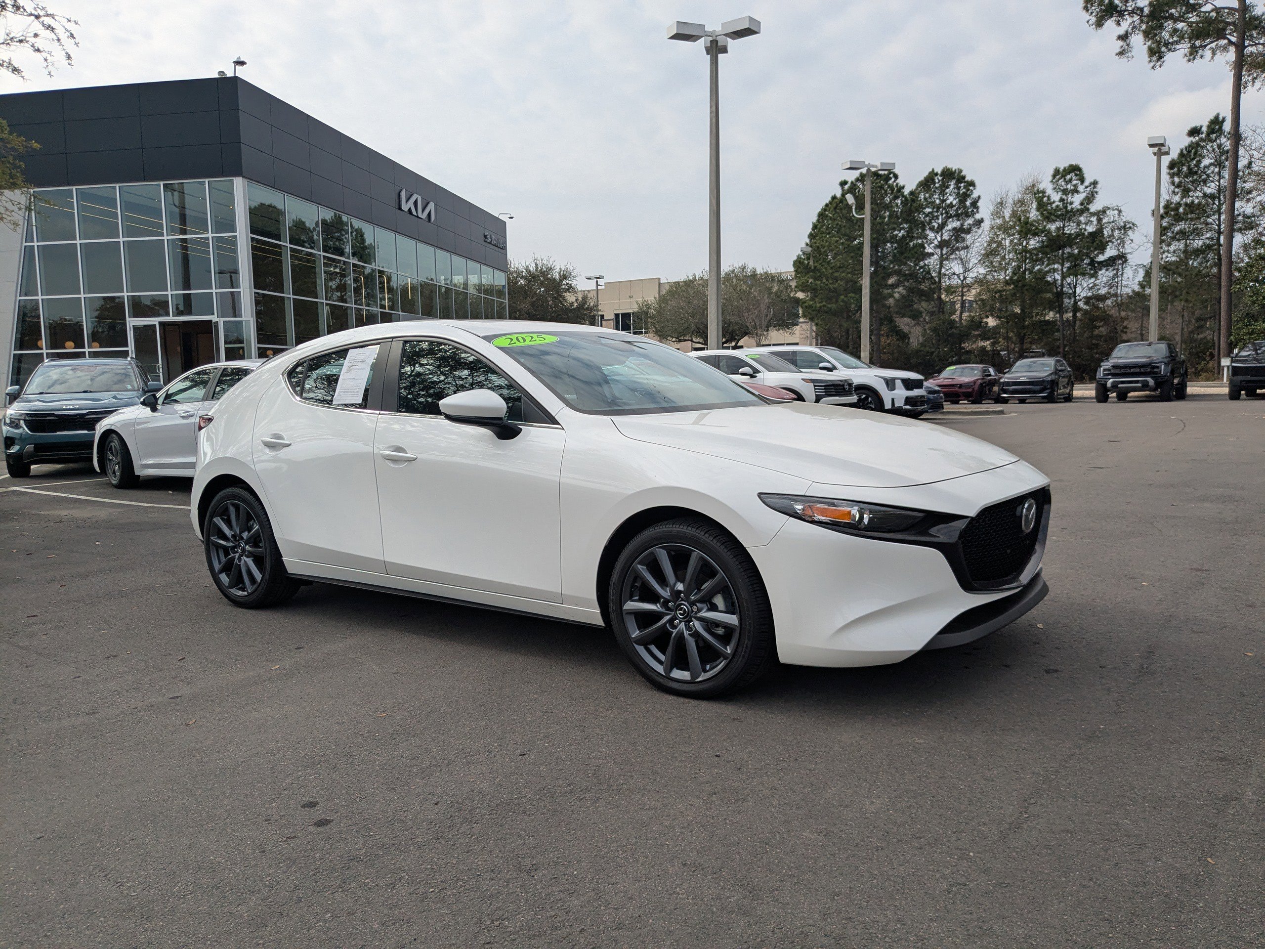 2025 Mazda Mazda3 Preferred's photo