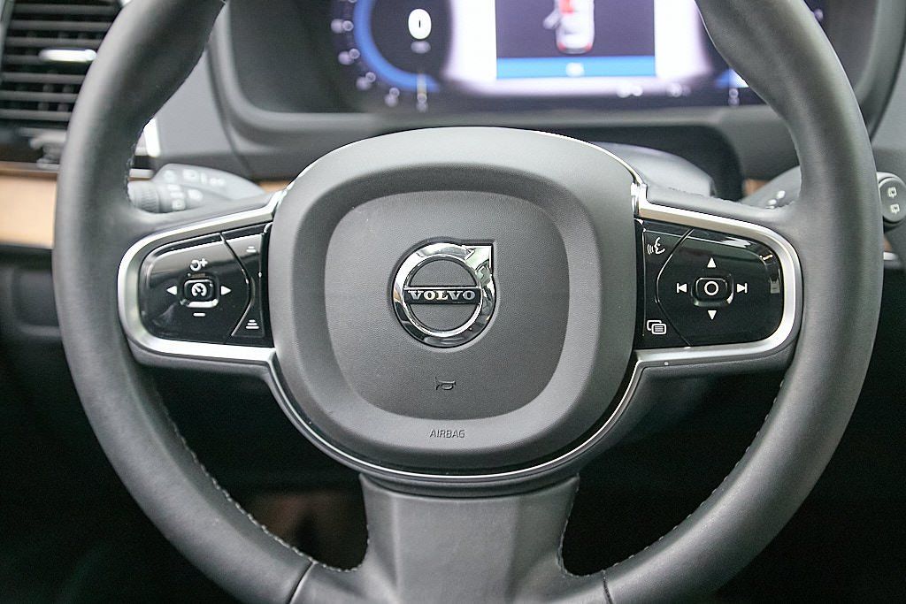 2023 VOLVO XC90 - Image 27