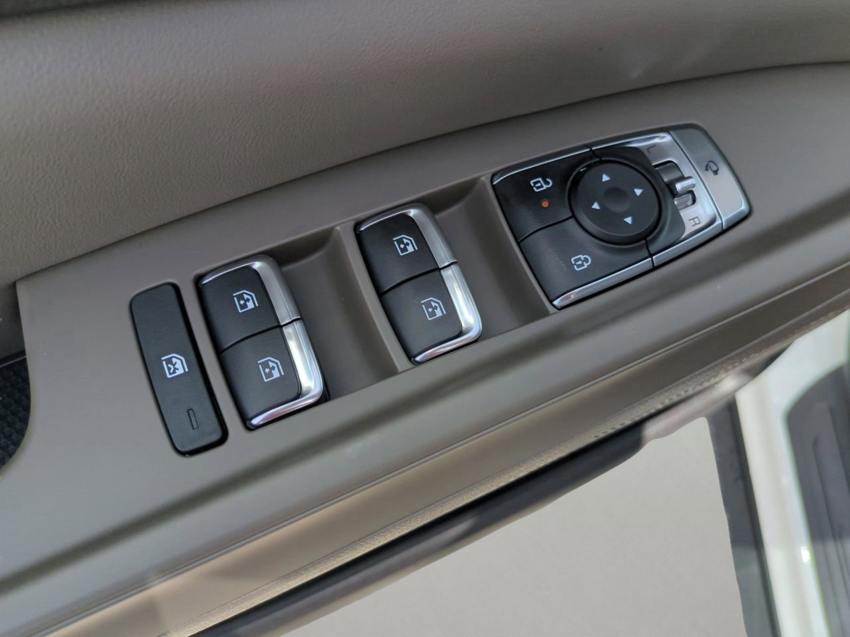 2026 Kia Carnival EX photo 27