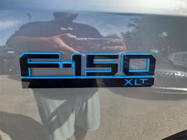 2025 Ford F-150 Lightning XLT photo 9