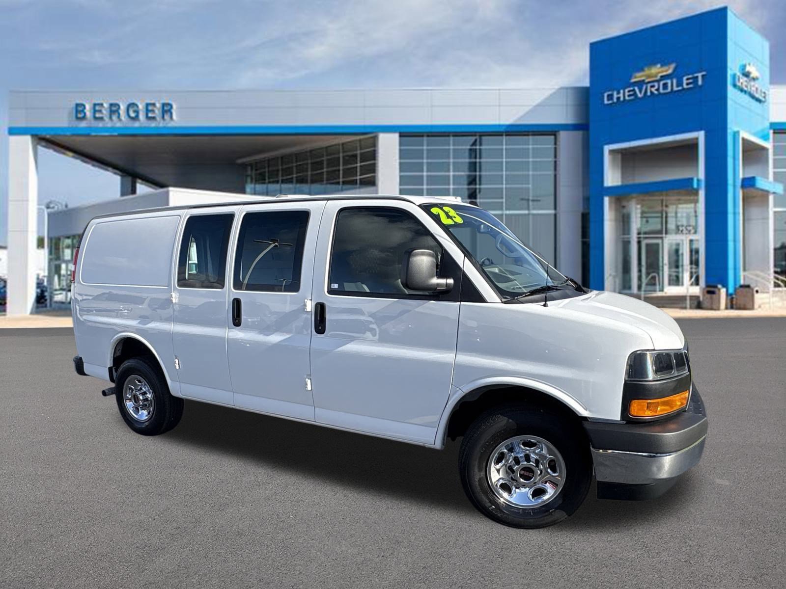 2023 GMC Savana Cargo 1WT's photo