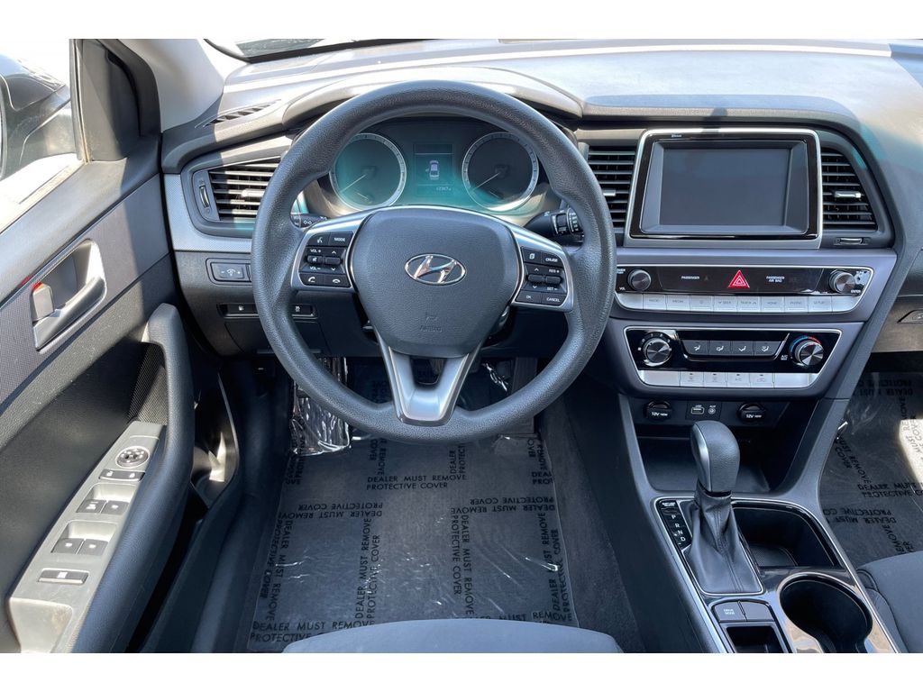 2018 Hyundai Sonata SE photo 16