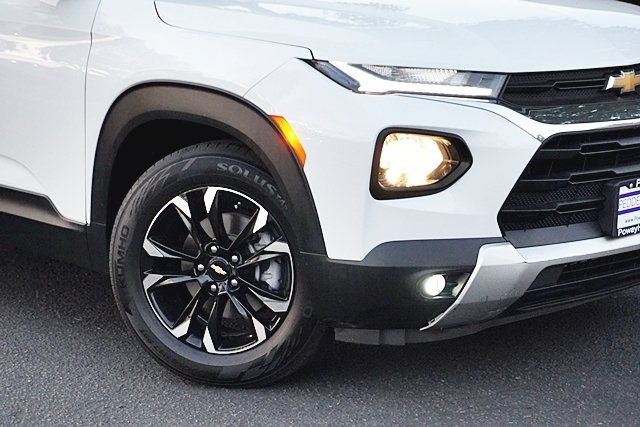 Used 2022 White Chevrolet LT image 3