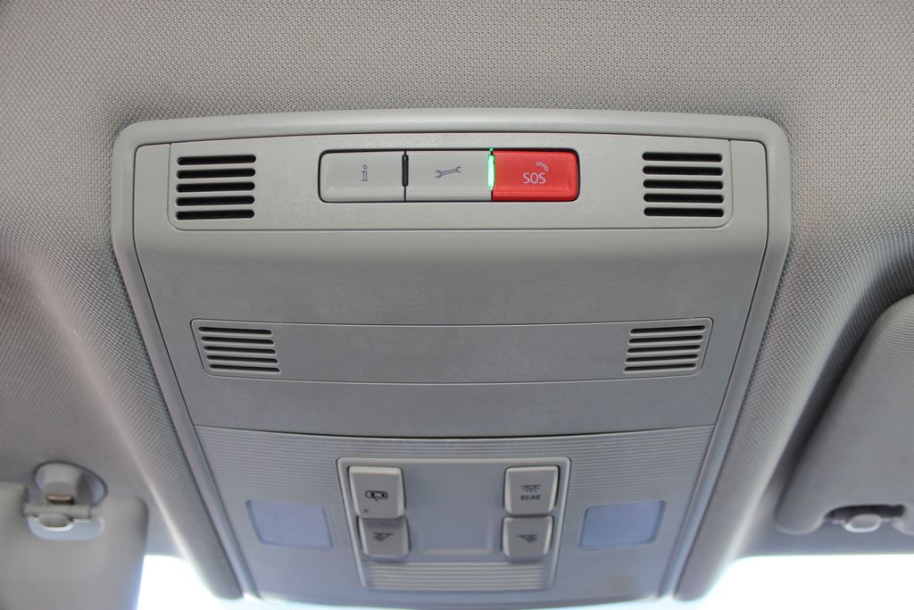 2021 Volkswagen Jetta SE R-Line photo 23