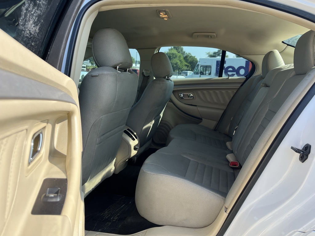 2018 Ford Taurus SE photo 7