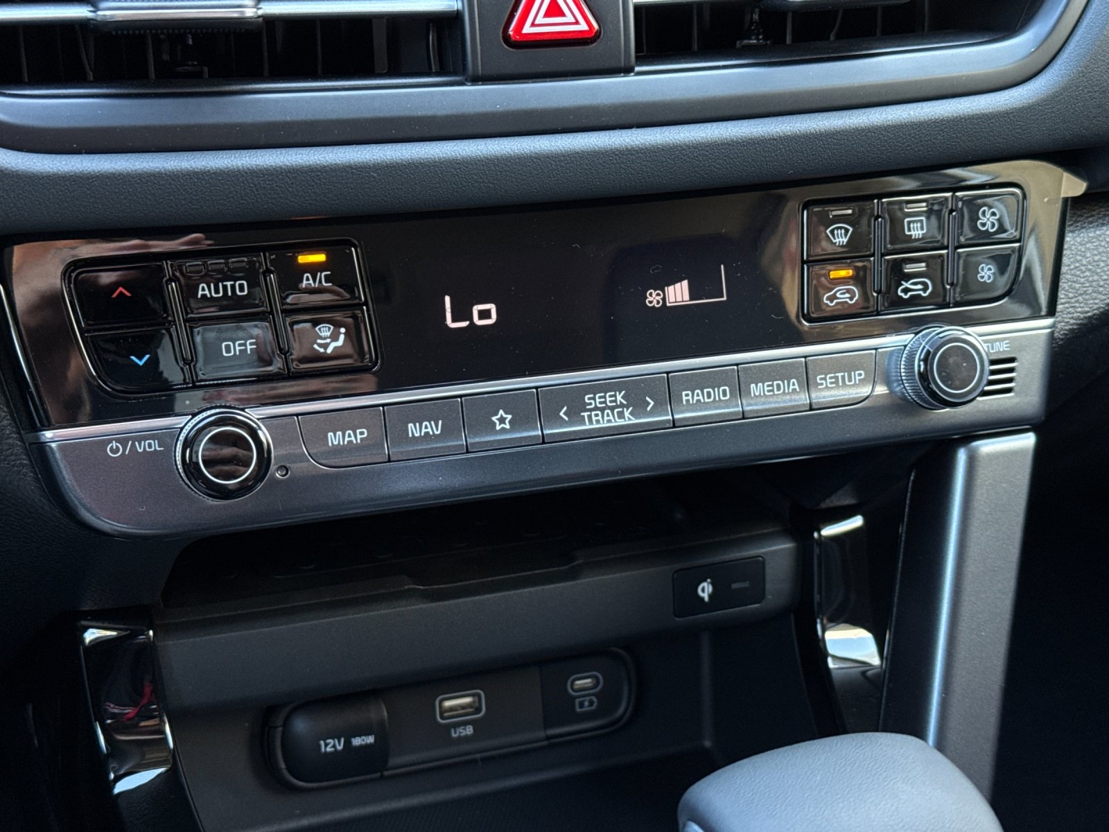 2025 Kia Seltos EX photo 16