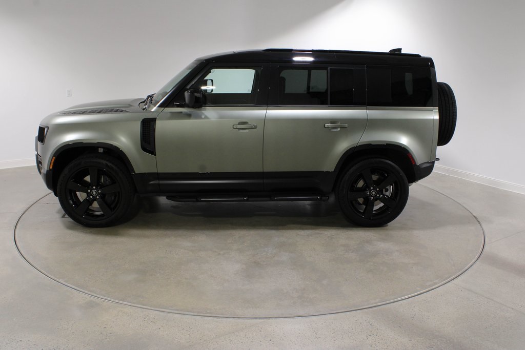 2025 Land Rover Defender 110 X-Dynamic SE photo 2