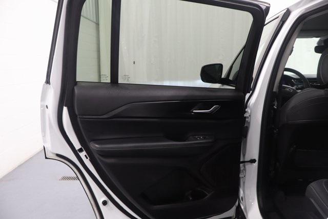2023 Jeep Grand Cherokee Laredo photo 10