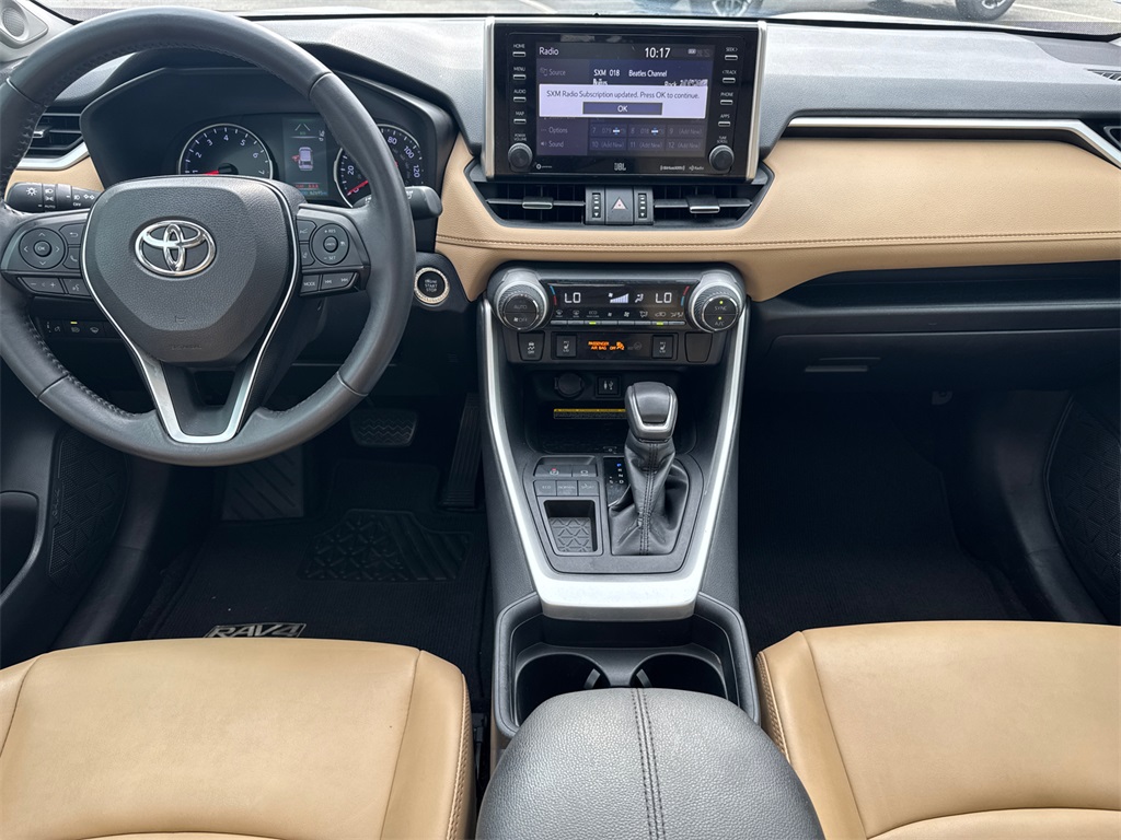 2019 Toyota RAV4 XLE Premium photo 23