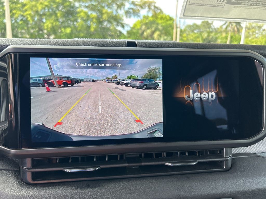 2025 Jeep Gladiator Sport photo 13