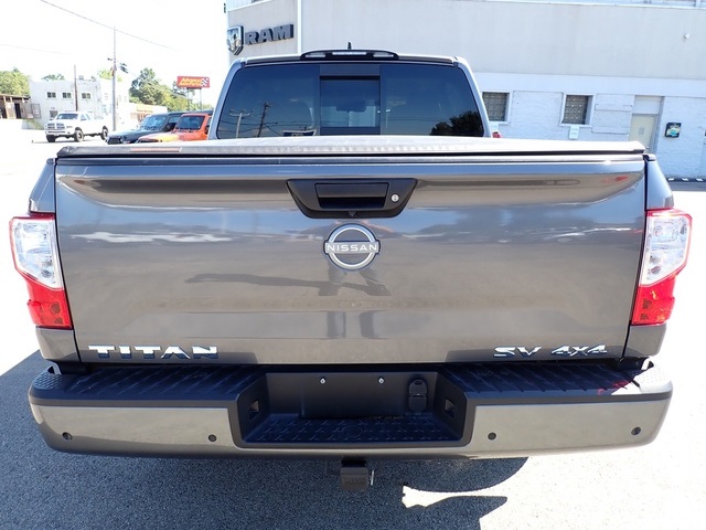 2024 Nissan Titan SV photo 4