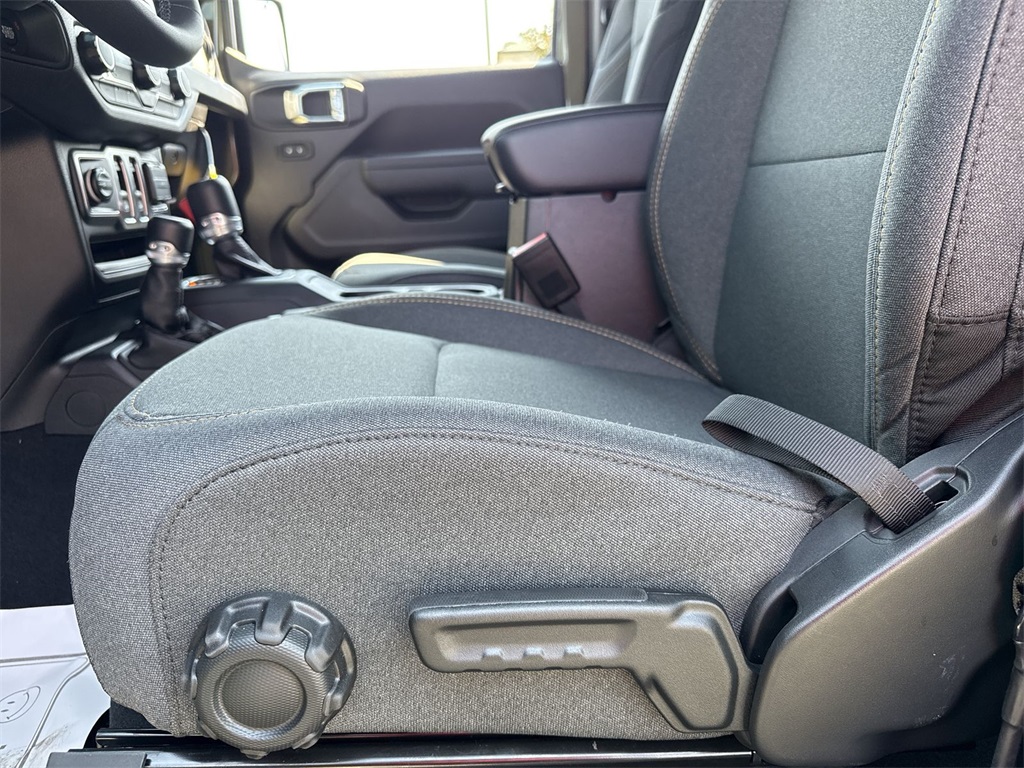 2025 Jeep Wrangler Sport S photo 12