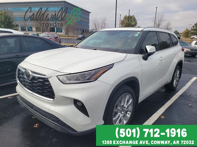 2023 Toyota Highlander Limited's photo