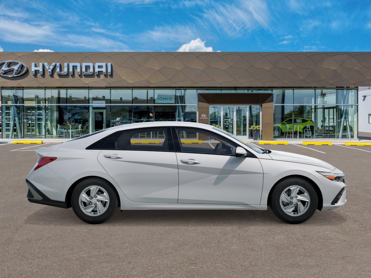 2025 Hyundai Elantra SE photo 5