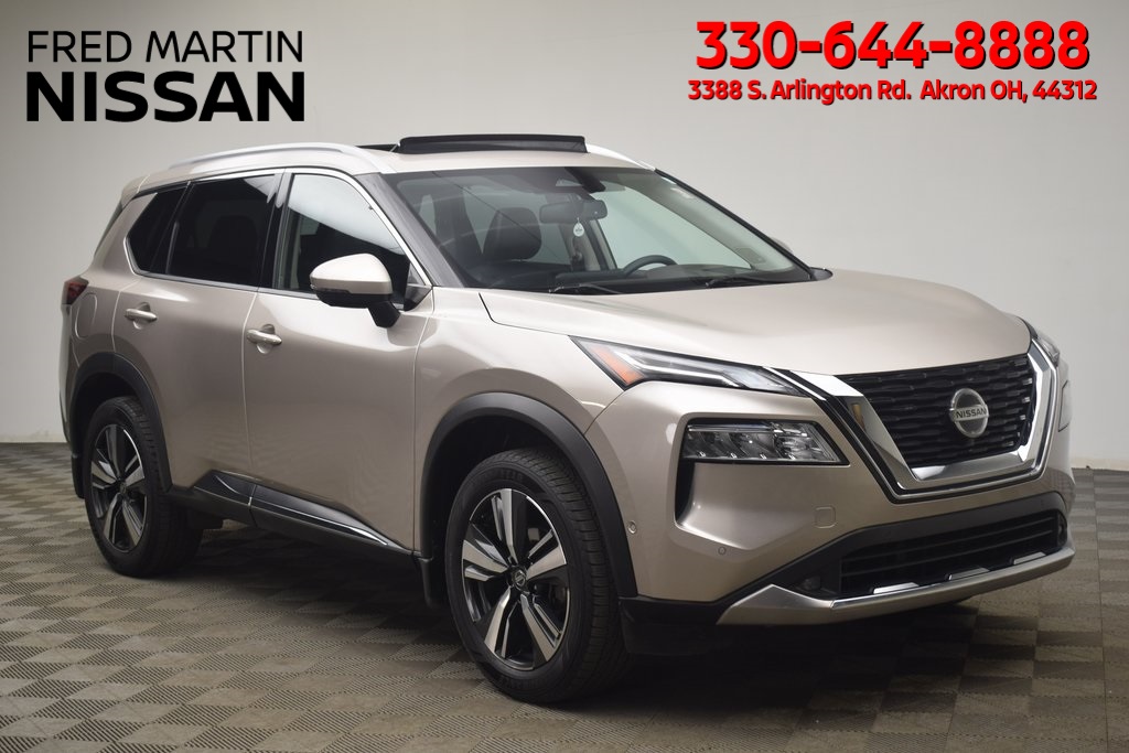 2021 Nissan Rogue Platinum's photo